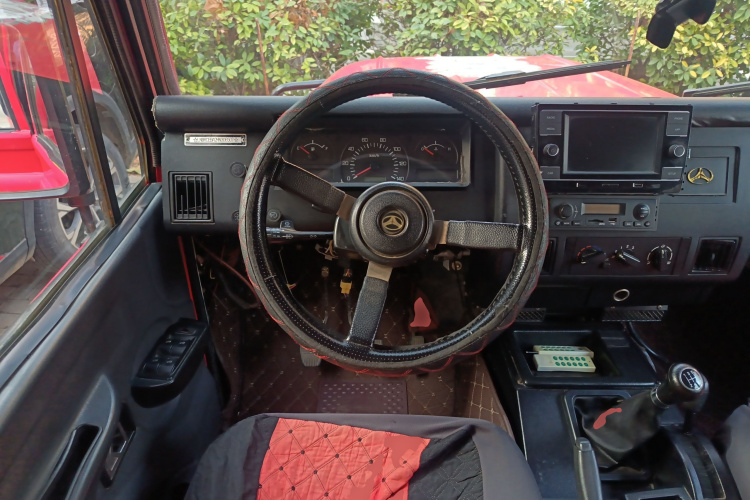 BAW北汽制造 212经典 2016款 2.0L 方门 四驱豪华型 国V中控内饰13