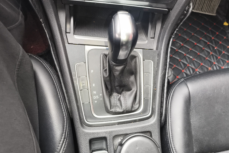 大众 高尔夫 2019款 200TSI DSG舒适进取版 国VI局部细节18