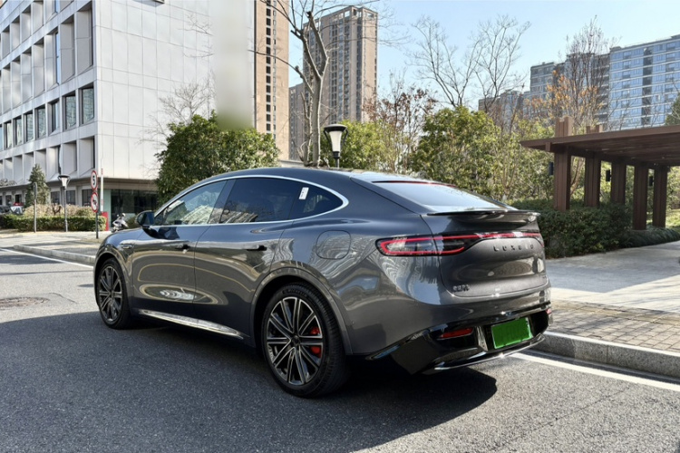 鸿蒙智行 智界R7 2025款 增程 331km Ultra车身外观6005