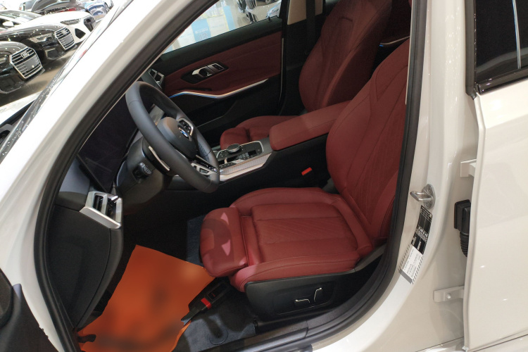 宝马3系 2025款 330Li M运动曜夜套装中控内饰19