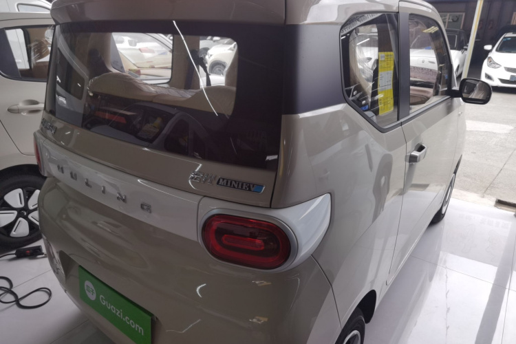 五菱汽车 宏光MINIEV 2024款 第三代 215km 青春版车身外观7