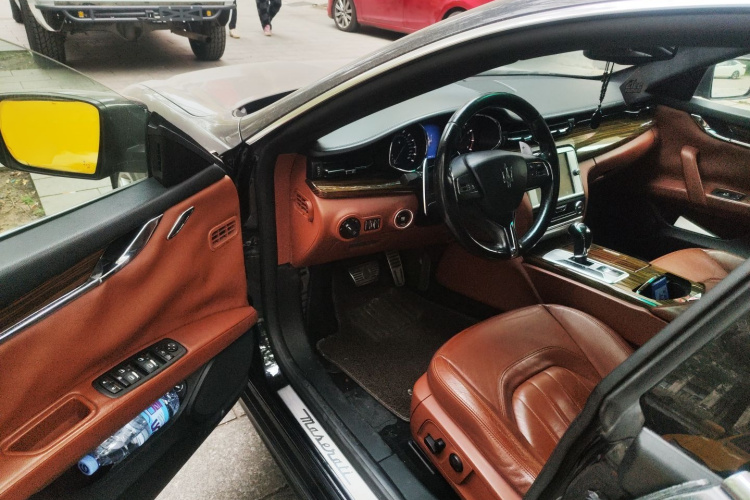 玛莎拉蒂 总裁 2013款 3.0T 标准型中控内饰20