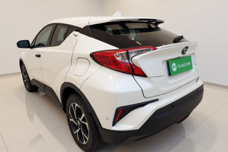 丰田C-HR 2018款 2.0L 领先天窗版 国V车身外观5