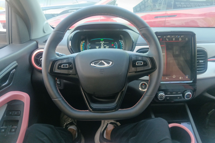 奇瑞 小蚂蚁 2022款 甜粉款 半糖版 磷酸铁锂 30kW 301km局部细节13