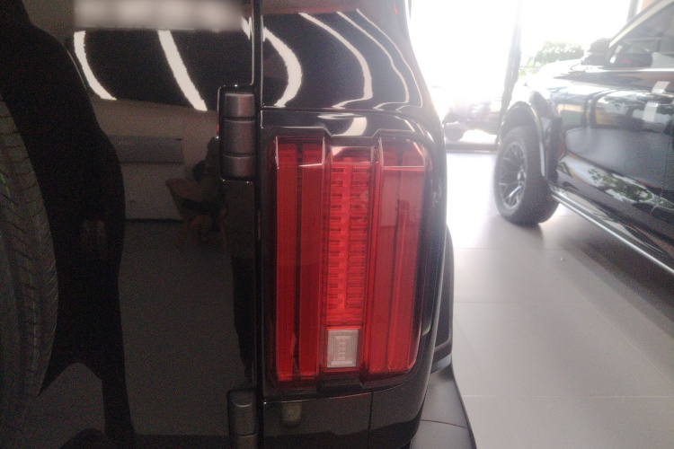 坦克300 2024款 2.0T 征服者车身外观9