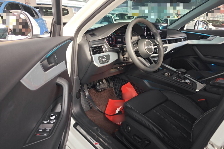 奥迪A4L 2023款 40 TFSI 时尚动感型中控内饰7003