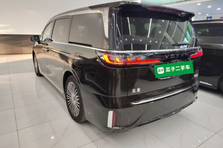 岚图汽车 岚图梦想家 2025款 PHEV 四驱尊贵鲲鹏版车身外观6003