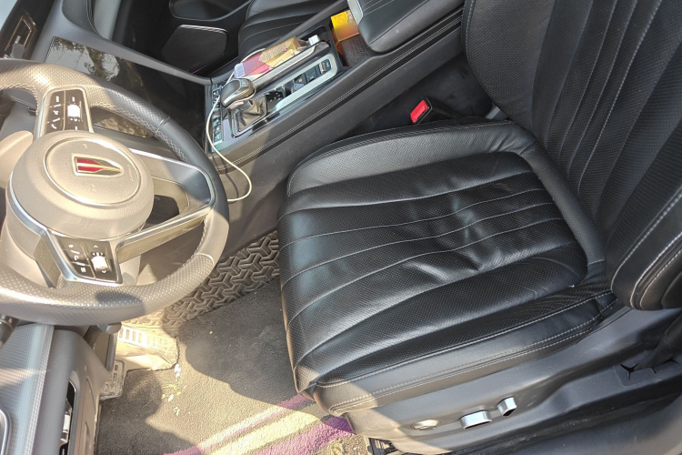 红旗H5 2023款 2.0T 自动智联旗畅版局部细节19