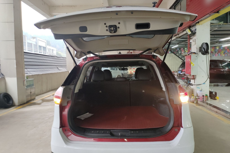 日产 奇骏 2014款 2.0L CVT舒适版 2WD机舱底盘23