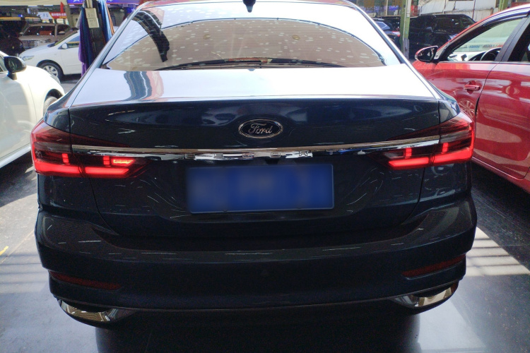 福特 福睿斯 2021款 1.5L 自动钻石版车身外观6