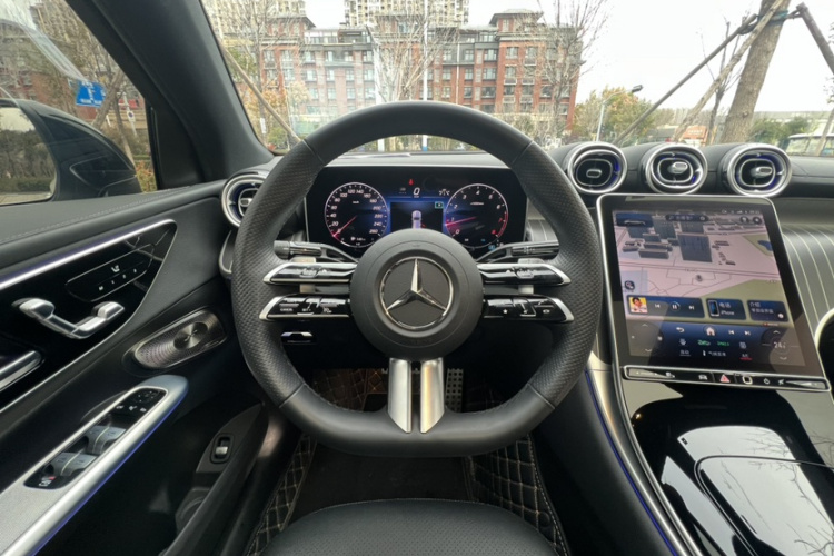 奔驰GLC轿跑 2024款 GLC 300 4MATIC 轿跑SUV局部细节13