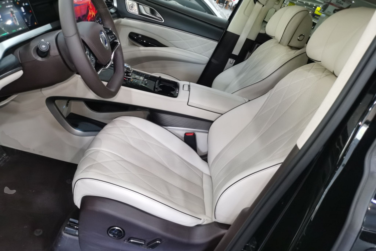 腾势D9 2024款 DM-i 980 四驱旗舰型局部细节19