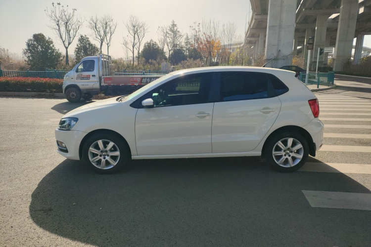 大众 Polo 2016款 1.6L 自动舒适型车身外观4