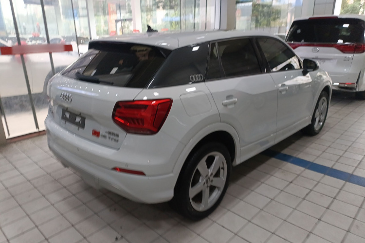 奥迪Q2L 2020款 35 TFSI 时尚致雅型车身外观7