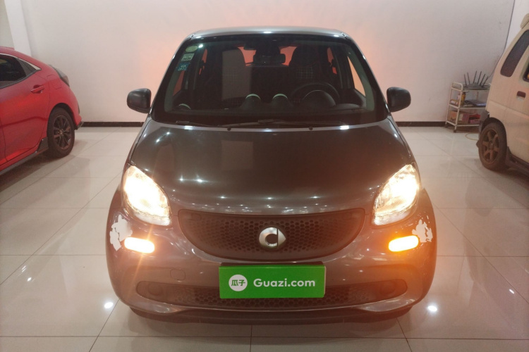 smart forfour 2018款 1.0L 52千瓦灵动版车身外观2