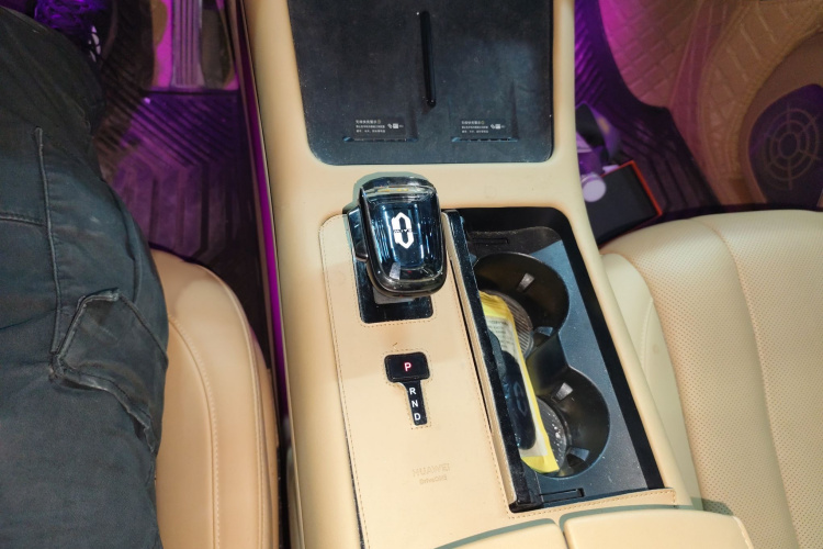 鸿蒙智行 问界M7 2024款 1.5T 后驱Plus版 5座局部细节18