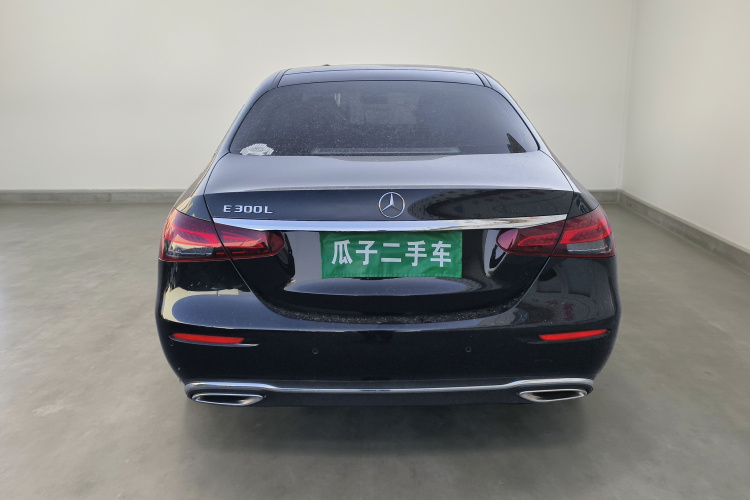 奔驰E级 2022款 改款 E 300 L 时尚型车身外观6