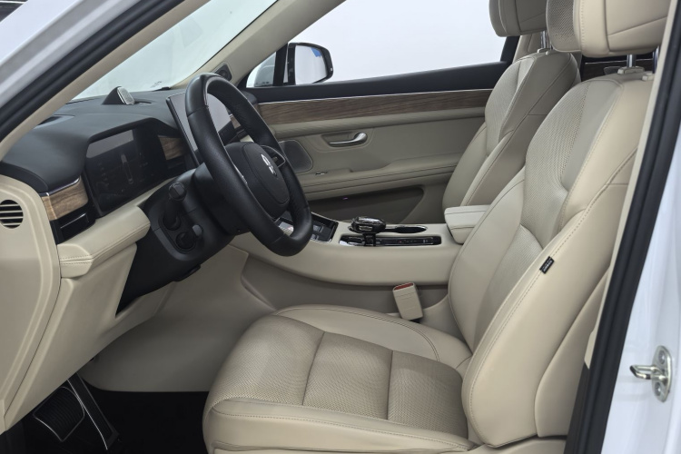 鸿蒙智行 问界M5 2023款 增程后驱智驾版中控内饰7001