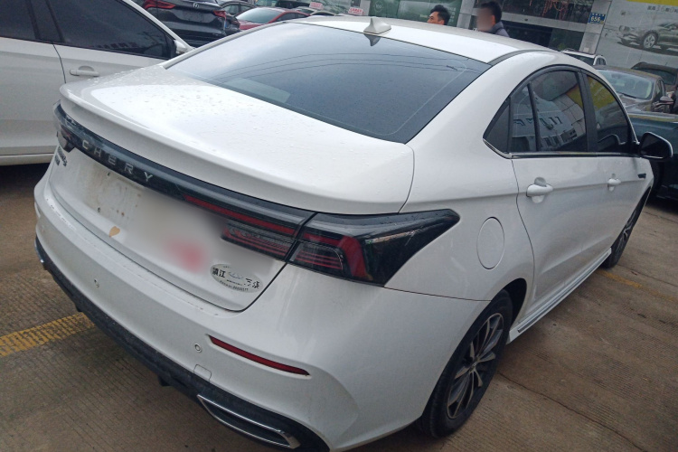 奇瑞 艾瑞泽5 PLUS 2021款 小泽 1.5T CVT享PLUS车身外观7