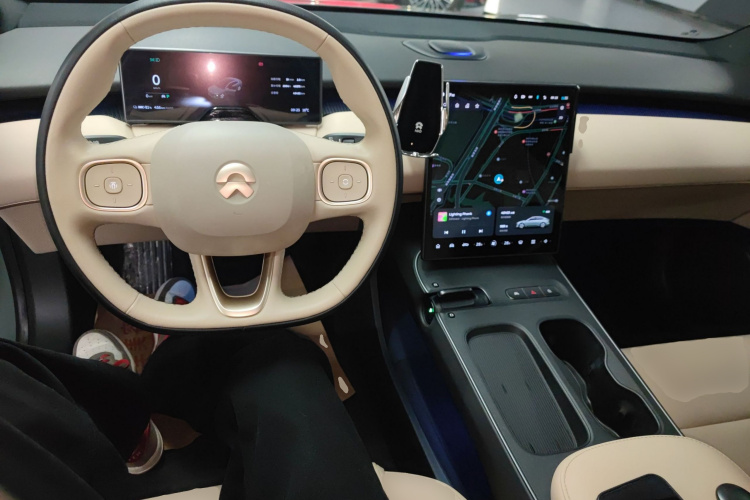 蔚来ET5 2022款 75kWh中控内饰7002