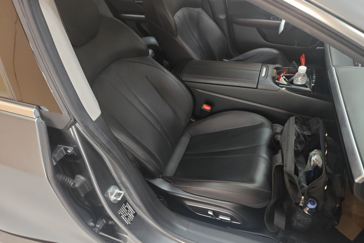 小鹏P7 2020款 670E局部细节41