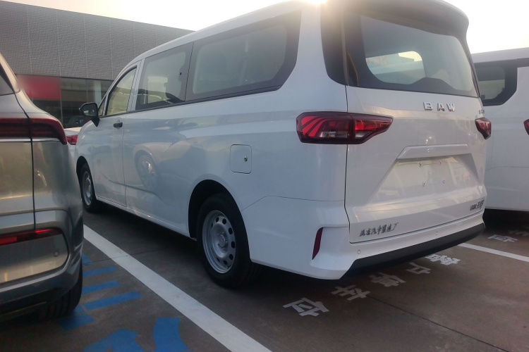 BAW北汽制造 锐胜王牌M7新能源 2025款 365KM 创业版 6座车身外观6005