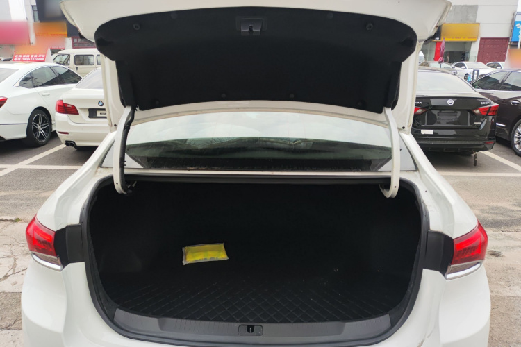 别克 英朗 2021款 改款 典范 1.5L 自动精英型机舱底盘23