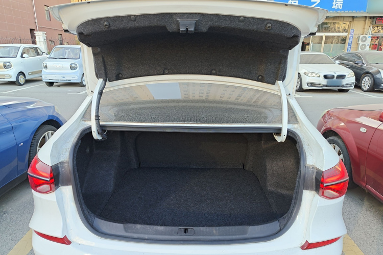 雪佛兰 科鲁泽 2019款 RS 330T 自动痛快版 国VI机舱底盘23