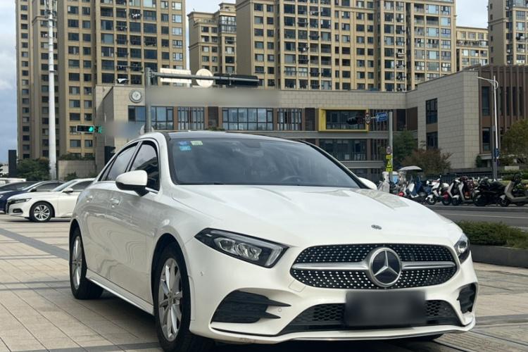 奔驰A级 2019款 A 200 L 运动轿车车身外观6002