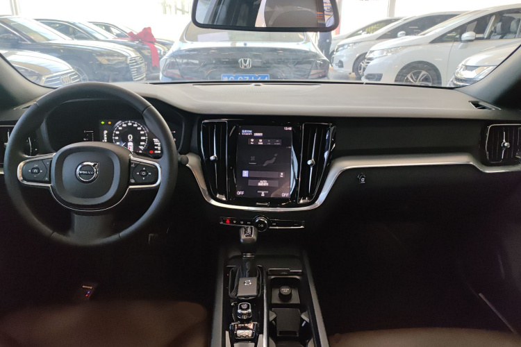 沃尔沃S60 2020款 T4 智逸豪华版中控内饰12