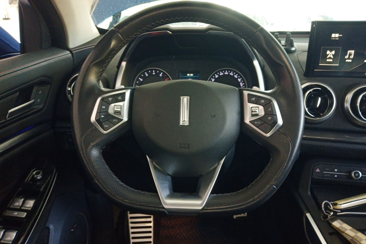 魏牌 VV5 2017款 2.0T 超豪型中控内饰13