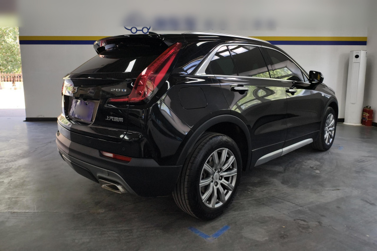 凯迪拉克XT4 2022款 28T 两驱豪华型车身外观7