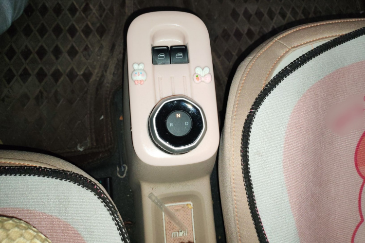 吉利银河 2024款 熊猫mini 200km 耐力熊局部细节18