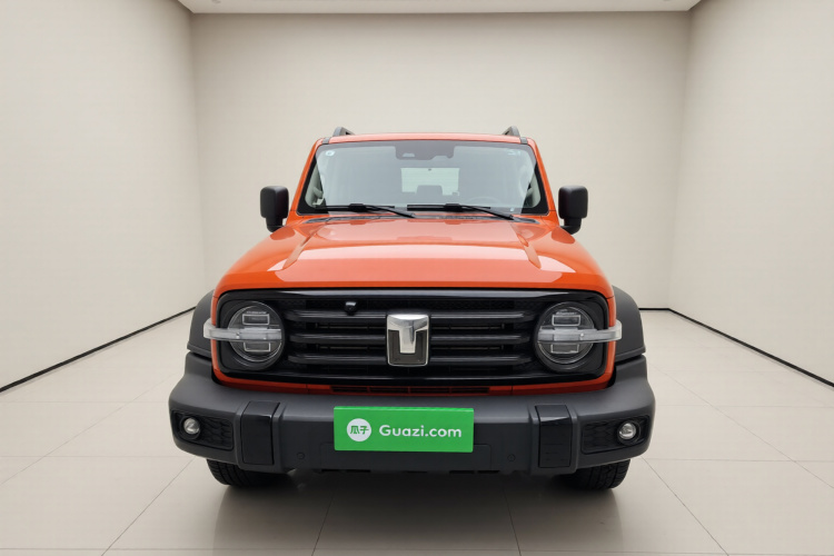 坦克300 2023款 越野版 2.0T 挑战者车身外观2