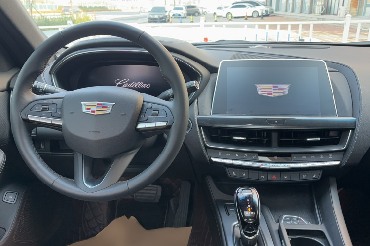 凯迪拉克CT5 2023款 28T 豪华型（标准版）中控内饰7004