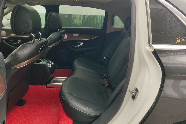 奔驰E级 2018款 E 200 L中控内饰21