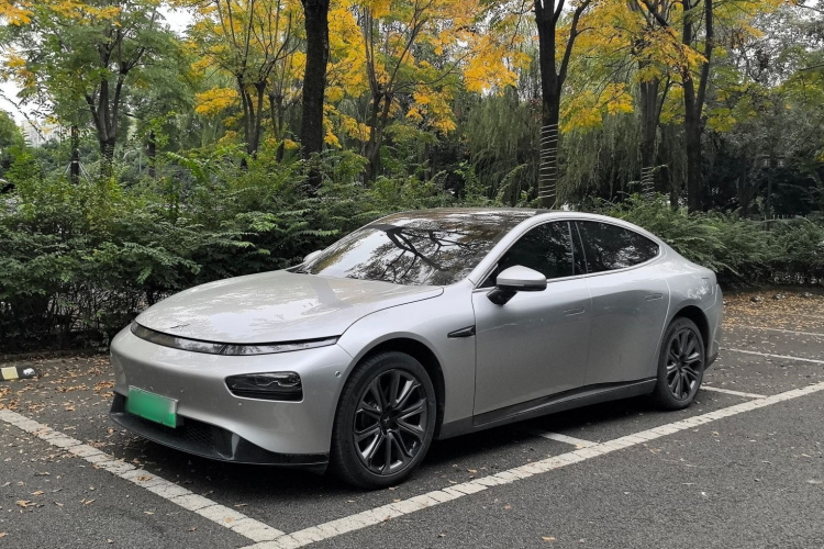 小鹏P7 2020款 670E车身外观1