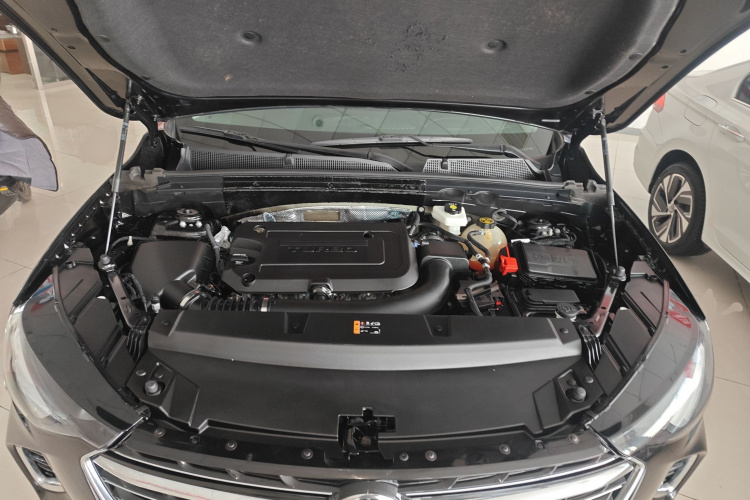 别克 2022款 改款 昂科威S 652T 两驱豪华型机舱底盘24