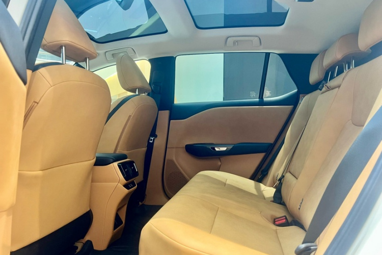 雷克萨斯RZ 2023款 450e 四驱纵享版中控内饰7008