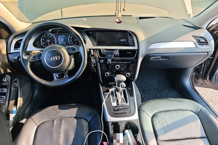 奥迪A4L 2015款 35 TFSI 自动标准型中控内饰12