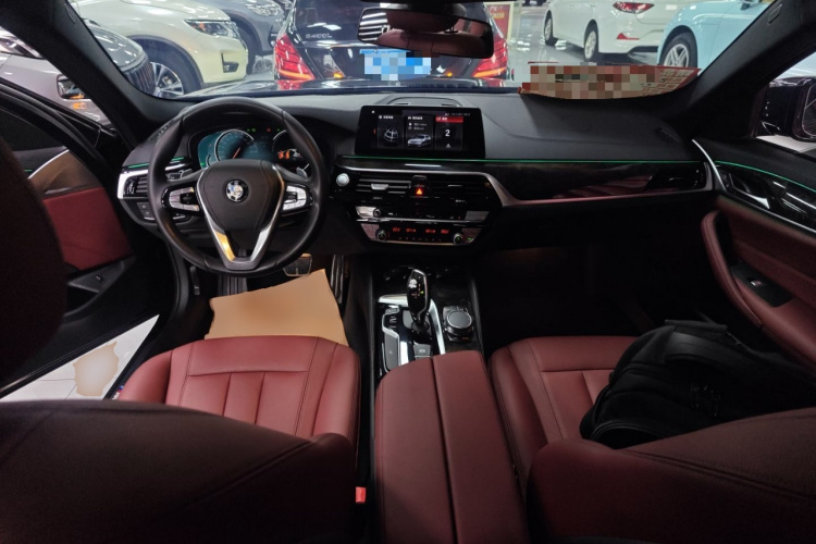 宝马5系 2018款 改款 530Li 领先型 M运动套装中控内饰12