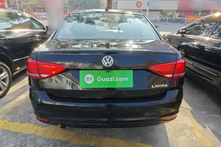 大众 朗逸 2017款 1.6L 自动风尚版车身外观6