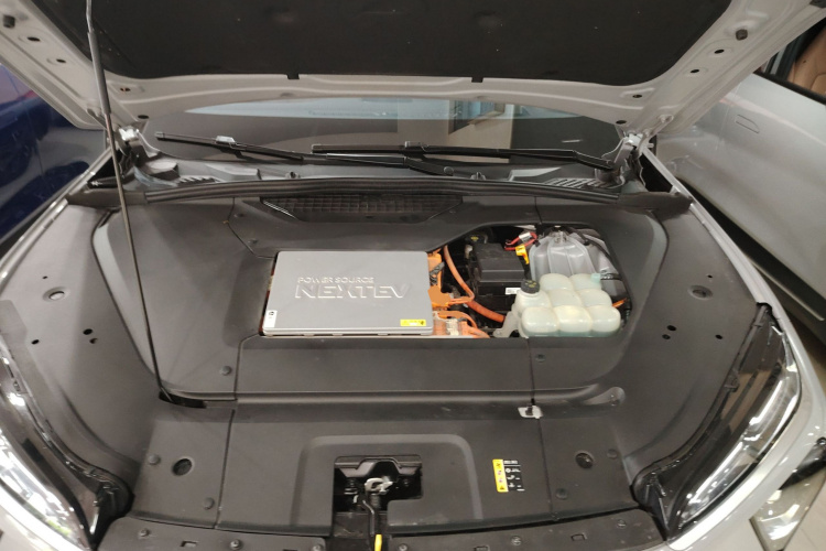 蔚来ES6 2020款 600KM 运动版机舱底盘24