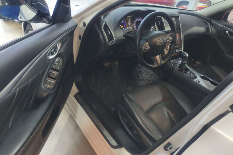 英菲尼迪Q50 2014款 3.7L 舒适版中控内饰20