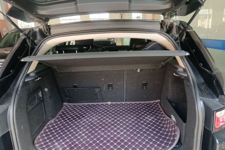 路虎 揽胜极光(进口) 2014款 2.0T 5门耀真版局部细节23