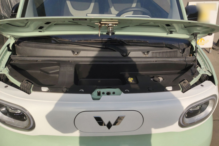 五菱汽车 宏光MINIEV 2024款 第三代 215km 青春版机舱底盘24