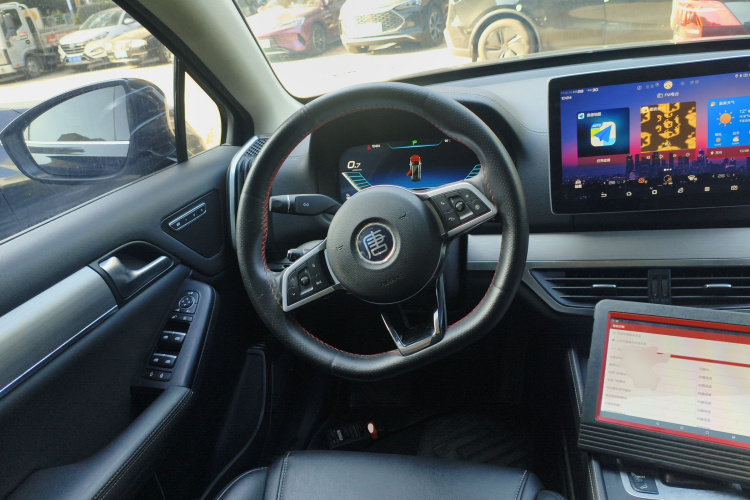 比亚迪 唐 2019款 2.0T 自动智联尊荣型 5座 国VI中控内饰13