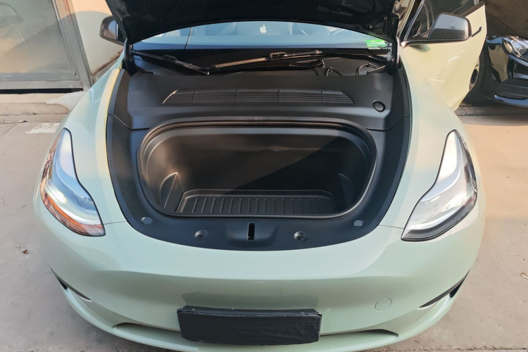 特斯拉 Model Y 2024款 后轮驱动版机舱底盘24