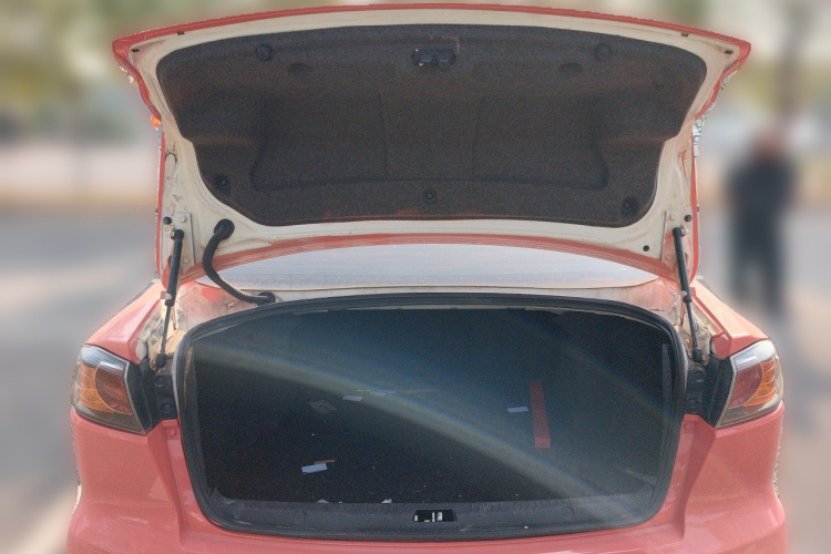 三菱 翼神 2013款 时尚版 1.8L 手动舒适型中控内饰23