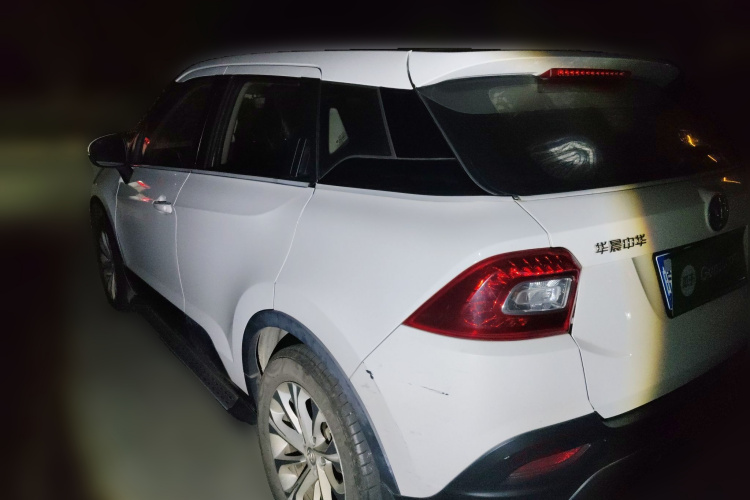 中华V3 2016款 1.5L 手动舒适型车身外观5